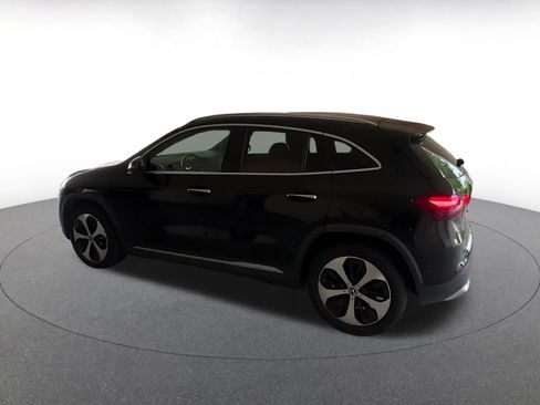 Used 2025 Mercedes-Benz GLA 250 image 8