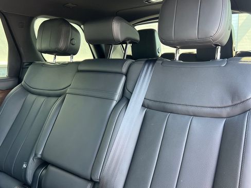Used 2025 Land Rover Range Rover Long Wheelbase SE AWD/4WD image 26