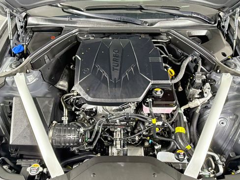 Used 2025 Genesis G70 2.5T RWD image 32