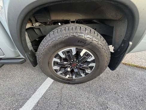 Used 2024 Nissan Frontier PRO-4X w/ Technology Package AWD/4WD image 17