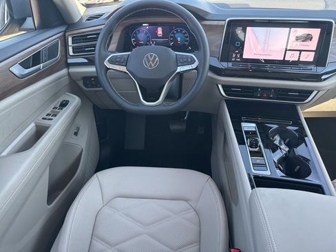 New 2026 Volkswagen Atlas SE image 16