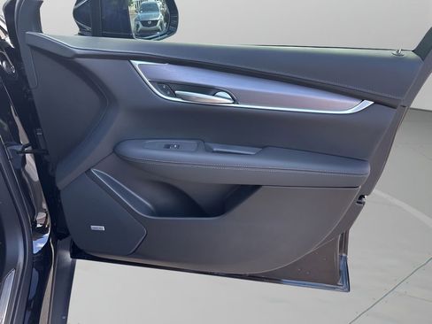 New 2025 Cadillac XT5 Luxury image 37