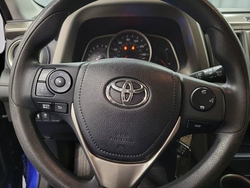 Used 2014 Toyota RAV4 LE image 17