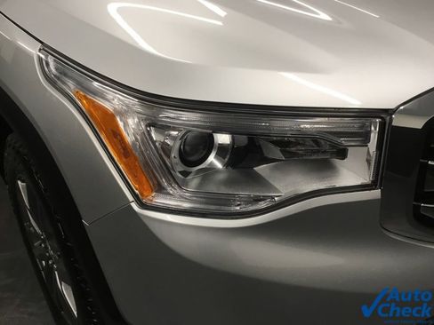 Used 2019 GMC Acadia SLT image 18