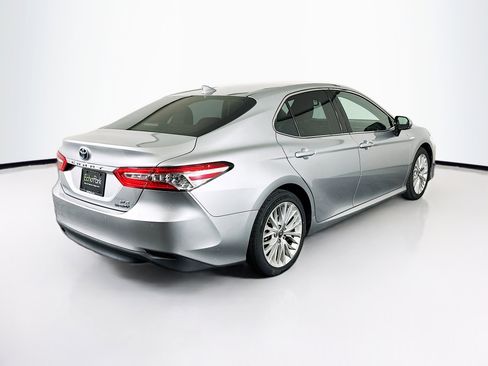 Used 2018 Toyota Camry XLE w/ Audio Package FWD image 9