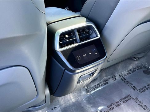Used 2024 Lucid Air Touring AWD/4WD image 34