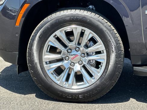 Certified 2025 GMC Yukon Denali RWD image 28