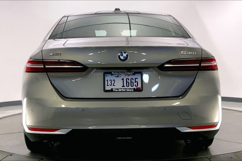 Used 2026 BMW 530i xDrive w/ Premium Package AWD/4WD image 3