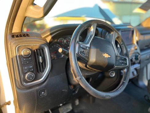 Used 2020 Chevrolet Silverado 2500 LT w/ Convenience Package image 17