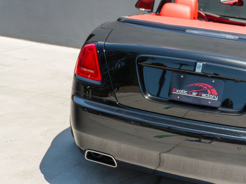 Used 2019 Rolls-Royce Dawn RWD image 51