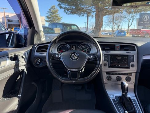 Used 2016 Volkswagen Golf SE w/ Lighting Package image 2