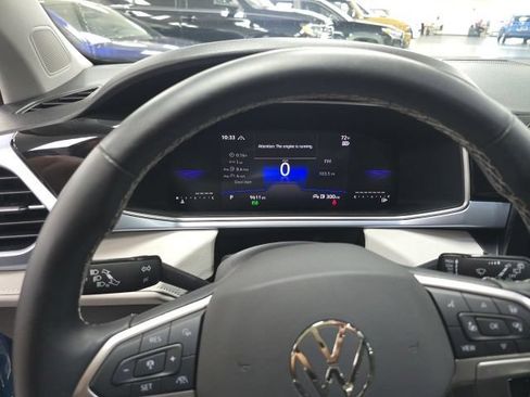 Used 2025 Volkswagen Taos SE AWD/4WD image 18