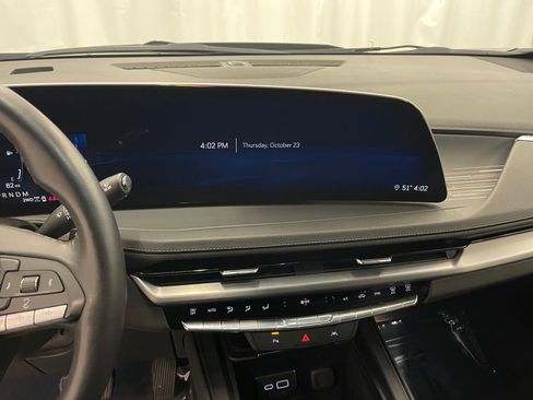 Used 2025 Cadillac XT4 Premium Luxury image 15