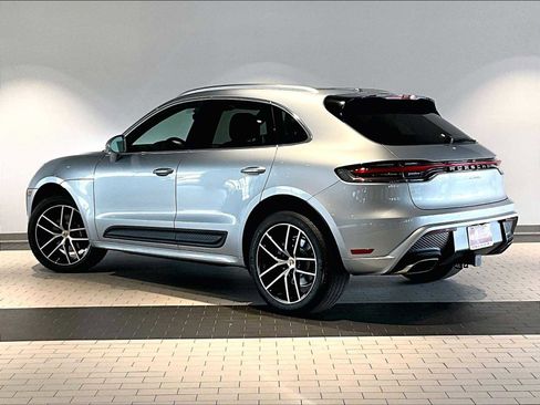 New 2026 Porsche Macan image 3