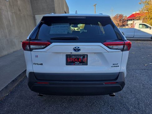 Used 2022 Toyota RAV4 XLE image 10