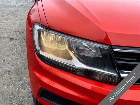 Used 2018 Volkswagen Tiguan SE AWD/4WD image 25