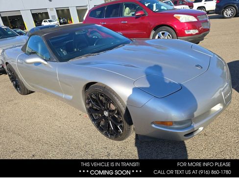 Used 2004 Chevrolet Corvette Convertible w/ Preferred Equipment Group RWD image 2