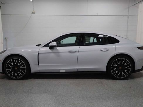 New 2025 Porsche Panamera 4 image 3