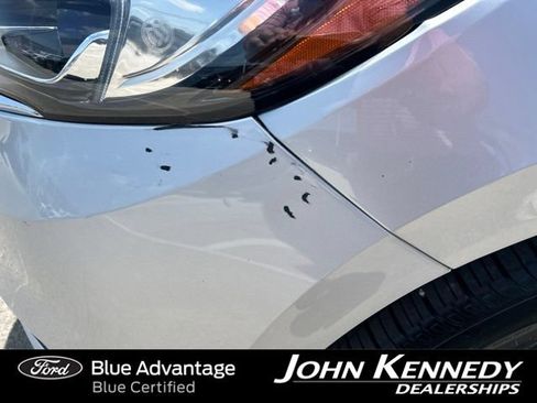 Used 2021 Buick Enclave Essence w/ Sound and Sites Package AWD/4WD image 3