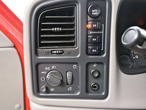Used 2006 Chevrolet Silverado 1500 LT w/ Light Duty Power Package AWD/4WD image 34