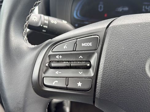 Used 2024 Hyundai Venue SEL FWD image 13