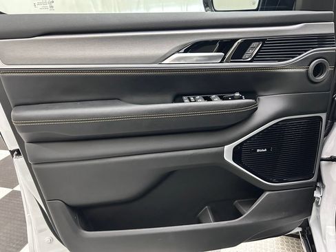 New 2026 Jeep Grand Wagoneer 4WD image 10