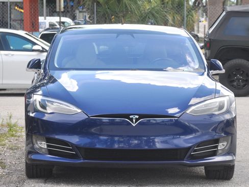 Used 2017 Tesla Model S 75 RWD image 3