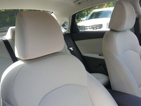 Used 2022 Kia Forte LXS w/ LXS Technology Package FWD image 27