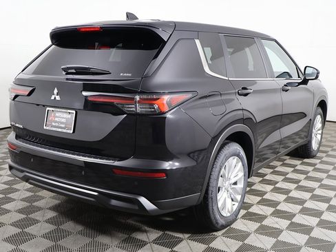 New 2026 Mitsubishi Outlander ES image 11