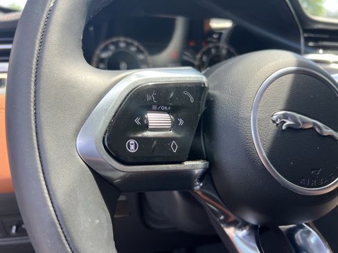 Certified 2026 Jaguar F-PACE R-Dynamic S AWD/4WD image 21