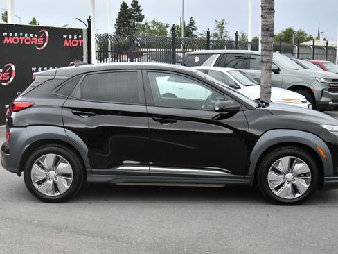 Used 2021 Hyundai Kona Limited FWD image 9