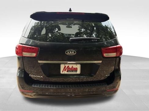 Used 2017 Kia Sedona SX FWD image 6