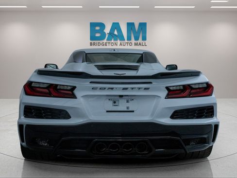 Used 2024 Chevrolet Corvette Z06 RWD image 6