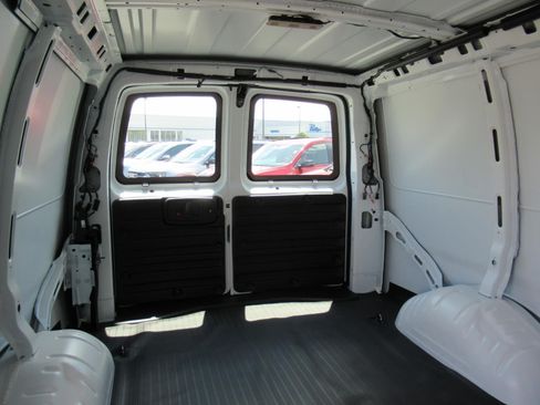 New 2026 GMC Savana 2500 w/ Safety Package RWD image 23