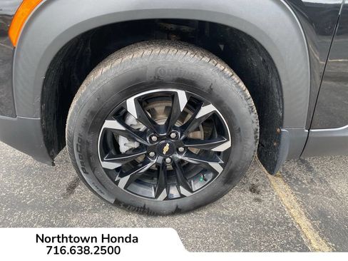 Used 2023 Chevrolet TrailBlazer LT w/ Convenience Package AWD/4WD image 17