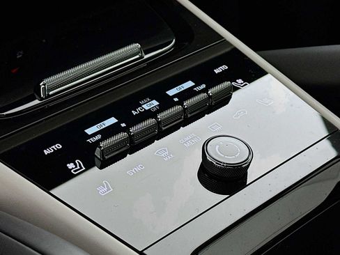 New 2026 Porsche Cayenne image 21