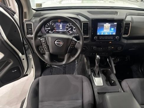 Used 2024 Nissan Frontier SV w/ Technology Package AWD/4WD image 31