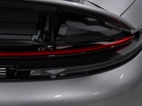Used 2025 Porsche 911 Carrera RWD image 40