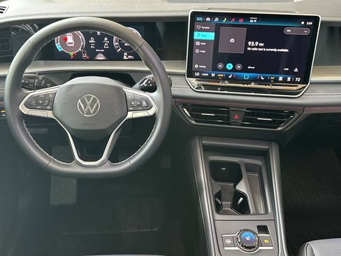 New 2026 Volkswagen Tiguan SE FWD image 12