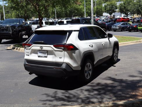 Used 2024 Toyota RAV4 LE FWD image 9