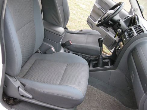 Used 2002 Nissan Xterra XE image 28