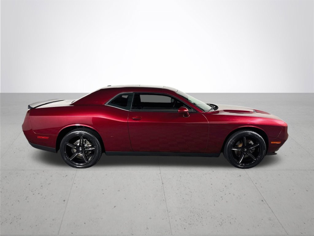 Used 2019 Dodge Challenger SXT w/ Driver Convenience Group AWD/4WD image 5