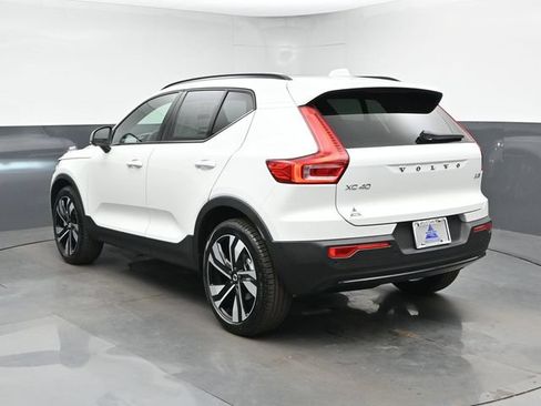 New 2026 Volvo XC40 B5 Plus w/ Climate Package AWD/4WD image 8