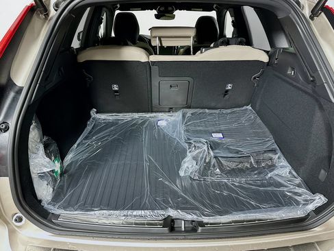 Used 2026 Volvo XC60 B5 Plus w/ Protection Package Premier AWD/4WD image 16