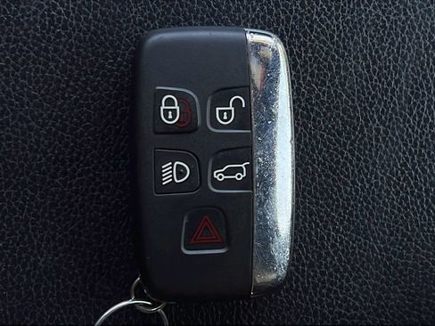 Used 2019 Land Rover Discovery Sport SE AWD/4WD image 22