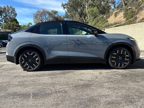 New 2026 Nissan Leaf Platinum+ w/ Cargo Package (Platinum+) image 2