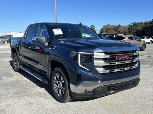 Used 2023 GMC Sierra 1500 SLE image 1