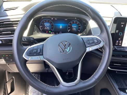 Certified 2026 Volkswagen Atlas Cross Sport SE w/ Panoramic Sunroof Package FWD image 10