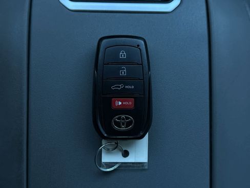 Used 2024 Toyota Highlander Platinum image 24
