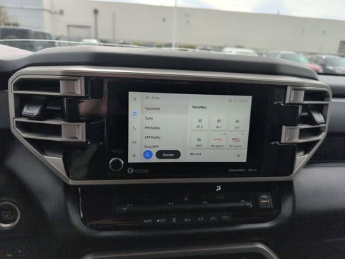 Used 2022 Toyota Tundra SR5 w/ SR5 Convenience Package image 19